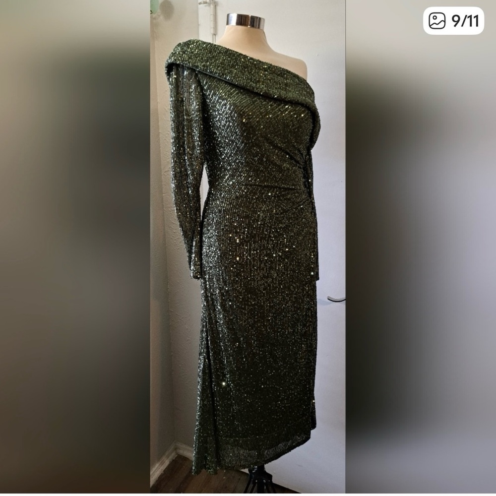 💜Ieena MAC DUGGAL Sequin Drop Shoulder Faux Wrap Gown💜
